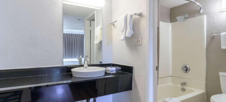 Studio 6 海沃德，加利福尼亚 - 硅谷门户(Studio 6 Hayward, CA Silicon Valley Gateway)图片