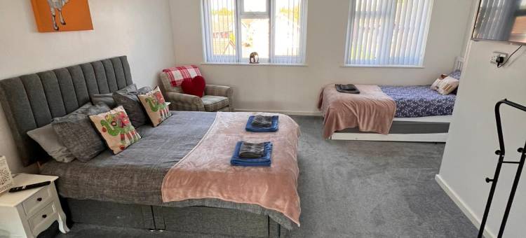Badger Haven: Apt 4 | Large Apartment in Brackley图片