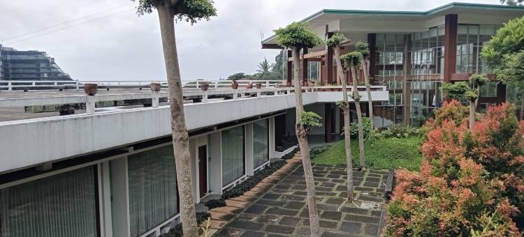Townhouse Oak Hotel Pondokan Tjiburial图片
