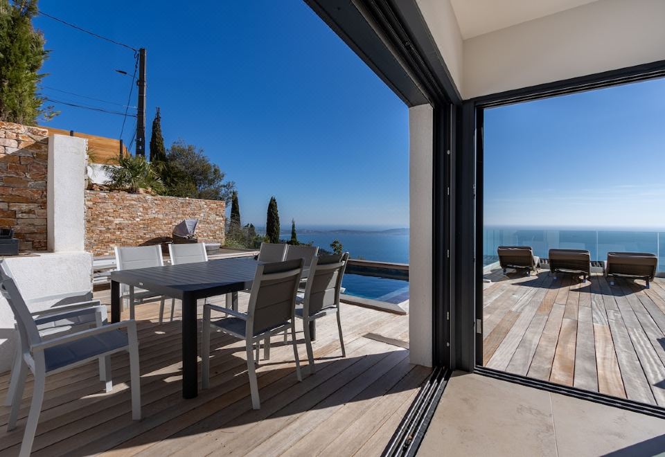 Deluxe Villa  view of the Or Islands-California