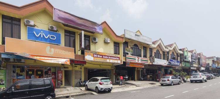 迈恩斯瑟姆帕卡酒店(Mines Cempaka Budget Hotel)图片