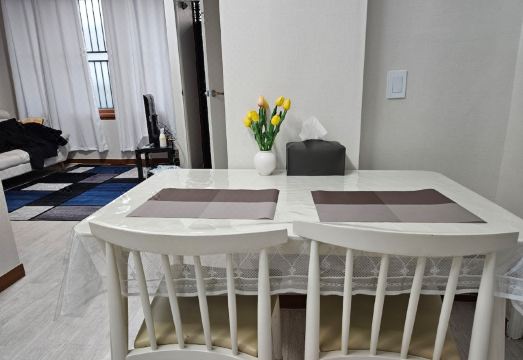 Right next to Gate, quiet residential area, spacious garden 2 rooms (Q, Q)Hotel Overview