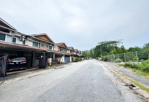 IWH -Tiara Lake 4R3B 10pax 2car baby Cot | MahjongHotel Overview