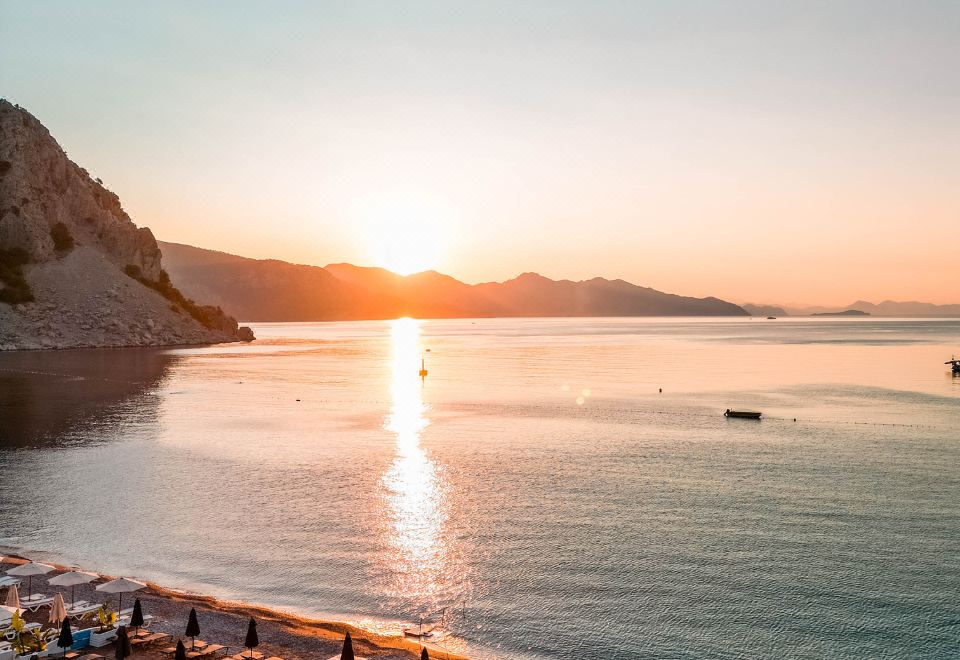 Diplomat Suites Hotel Overview