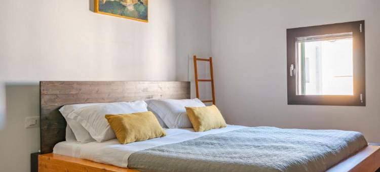 Rare House with Terrace in the City Center图片