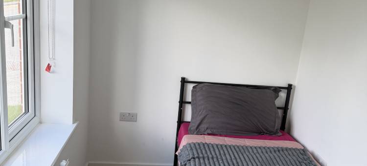 格里姆斯比精美新建家庭旅馆，提供免费停车(Beautiful New-Build Home in Grimsby With free parking)图片