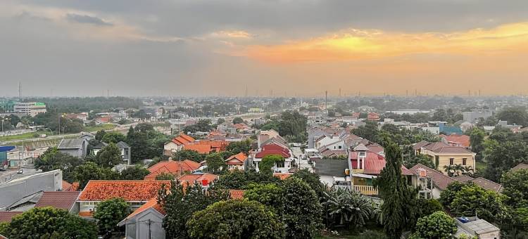 Stylish Studio Dave Apt Depok w/ Pool by 2ndHome图片