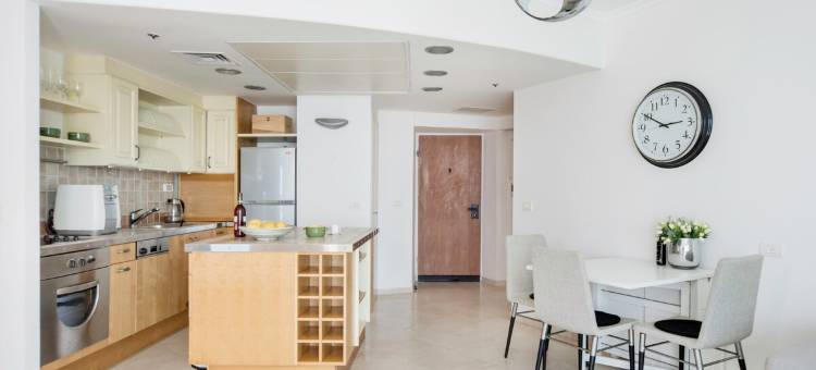 Luxury 2BR Apt w Balcony 2 min Walk from Beach图片