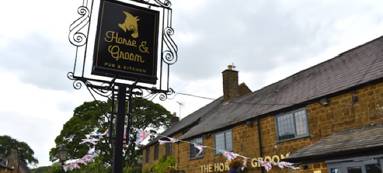 马和马夫旅馆(Ru's Inn at the Horse and Groom)图片