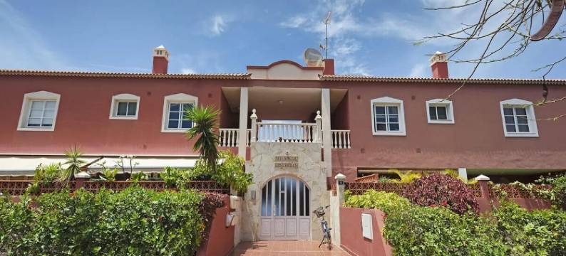 靠近哈丁海滩的波多度假屋(Holiday Home in Puerto near Playa Jardín)图片