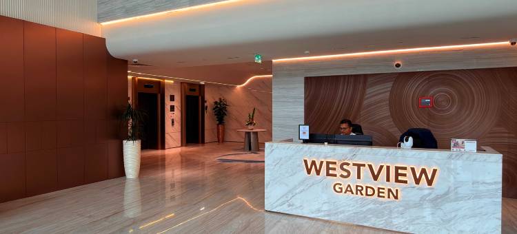 Westview Garden Spacious Balcony Room with Pool Gym Access in JVC图片