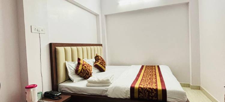 FabHotel Tirth舒适住宿 - 距离卡西·维什瓦纳特神庙800米(FabHotel Tirth Comfort Stays - 800 m from Kashi Vishwanath Temple)图片
