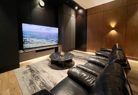 Stylish Studio SouthGate Apt w/ Pool, Gym, NetflixHotel Overview