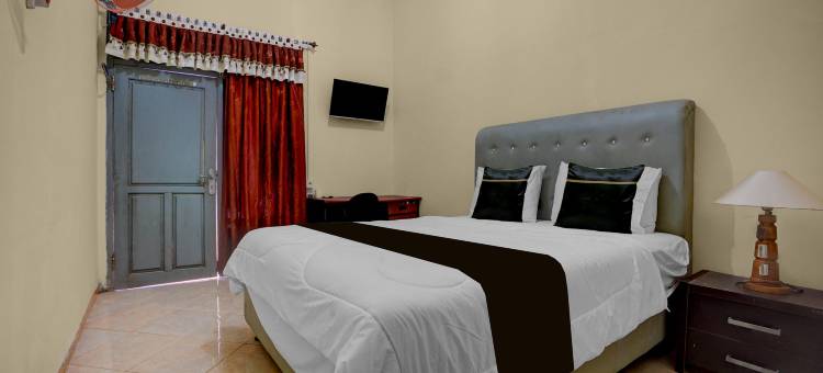 Djatmiko别墅OYO 95262酒店家庭伊斯兰教法(OYO 95262 Hotel Djatmiko Villa's Family Syariah)图片