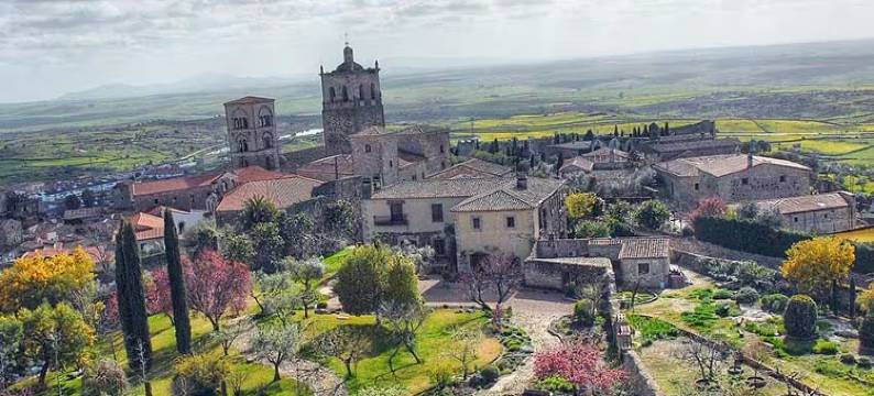 Complete house with pool near Trujillo图片
