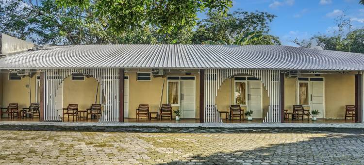 OYO 95211 Duta酒店，巴纽旺宜(OYO 95211 Duta Hotel Banyuwangi)图片