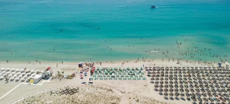 带泳池的海滨隐居处(Coastal Hideaway with Pool)图片