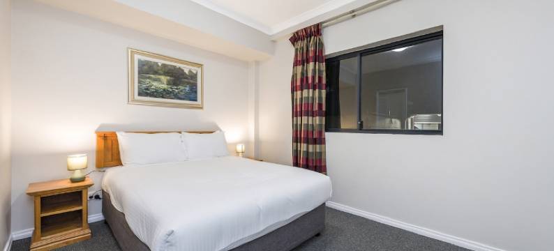 东珀斯中心的公寓，带泳池和健身房使用权(Central East Perth Flat with Pool & Gym Access)图片