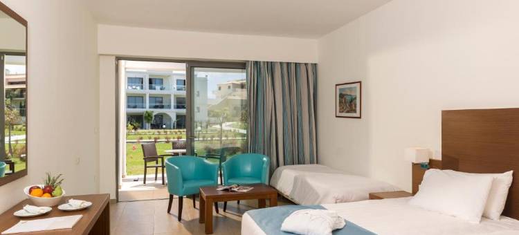 阿斯特里亚斯海滩度假村(Asterias Beach Resort)图片