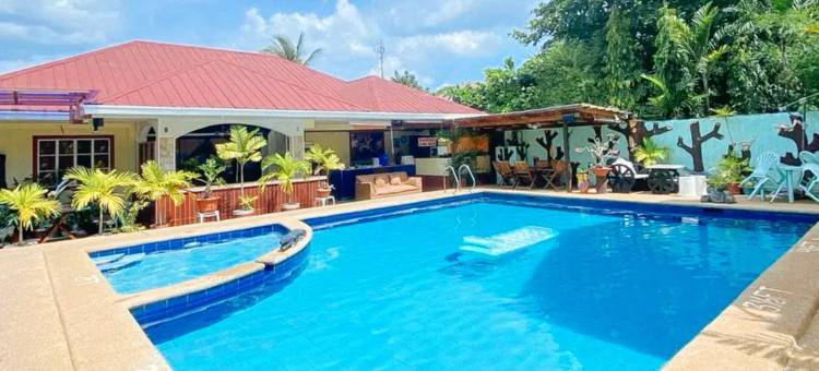 Salty Crocodile Resort by RedDoorz图片