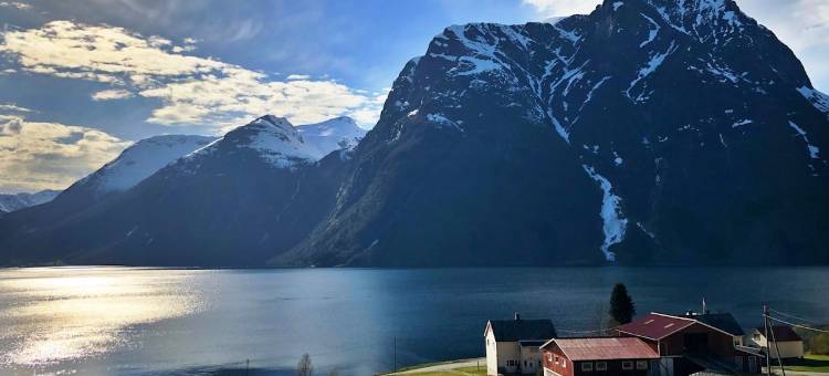 Fjordfront Farmhouse | Sauna, Boat & Sunnmøre Alps图片