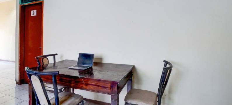 OYO 94818 萨比娜伊斯兰旅馆(OYO 94818 Sabina House Syariah)图片