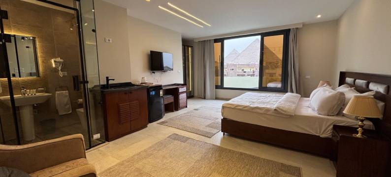 扎希拉金字塔景观(Zahira Pyramids view)图片