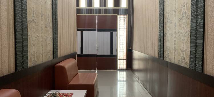 O酒店郁金香旅馆靠近塔纳邦卡村大清真寺(Hotel O Wisma Tulip Near Masjid Besar Desa Tanabangka)图片