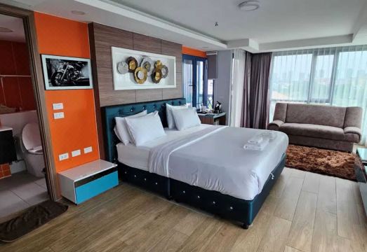 OYO 75592 Blue Tel Residence Hotel Overview