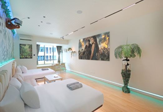 Jungle Cinema Home 4pax BathtubHotel Overview