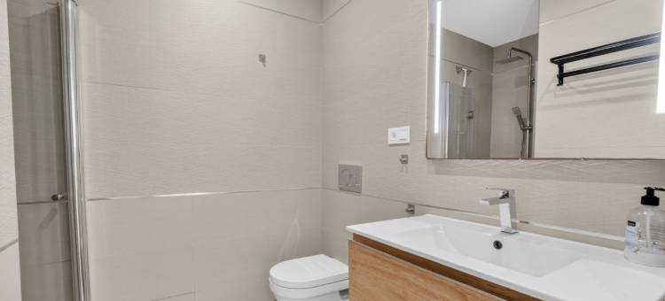 Penthouse with private rooftop & pool in Torrevieja图片