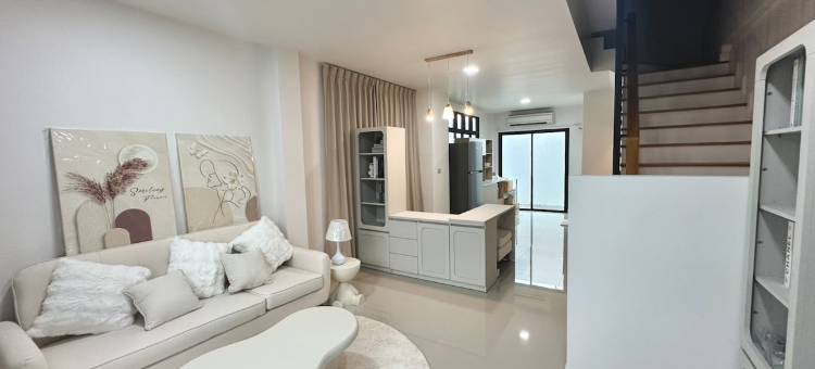 廊曼近机场极简风格度假屋(Minimalist style house in Don Mueang, near the airport)图片
