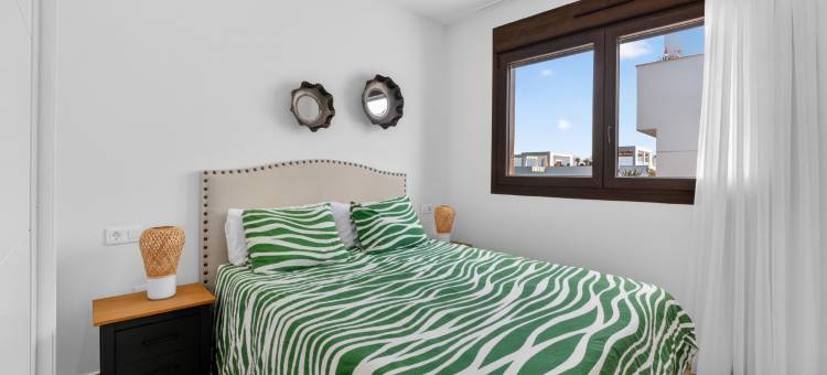 Penthouse with private rooftop & pool in Torrevieja图片