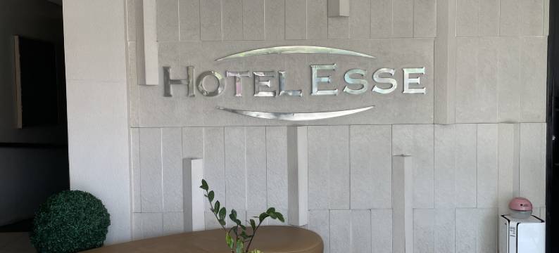 RedDoorz Plus @ Hotel Esse图片