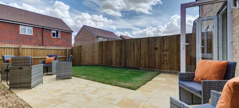 Sleeps 5 3 Bedroom House in Bourne with Parking图片