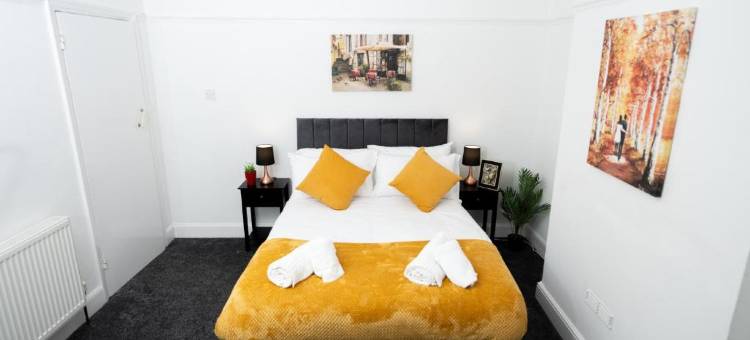 高速WiFi & 免费停车 | 静谧四卧室度假屋 |(Restful 4BDR Home | Fast WiFi & Free Parking |)图片