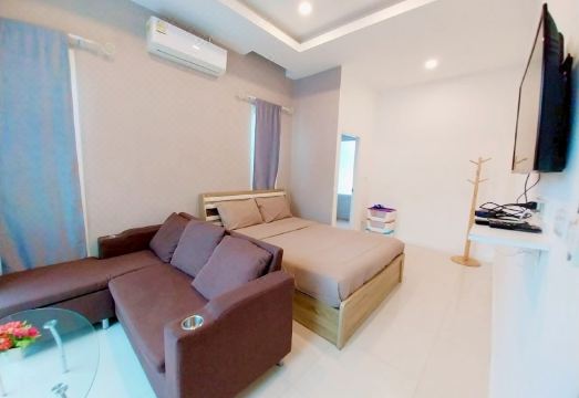 Aloha Pool VillaHotel Overview