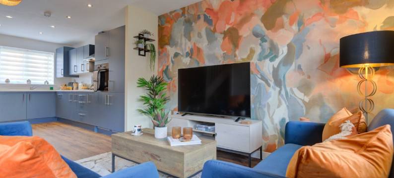 Sleeps 5 3 Bedroom House in Bourne with Parking图片