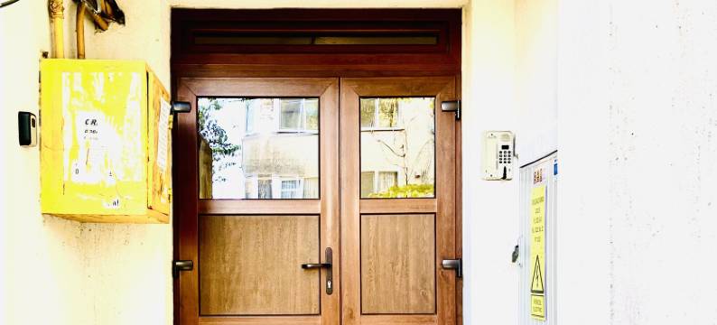 位于默勒谢什蒂的2卧室公寓-85平方米|带1个独立浴室(Bella space)图片