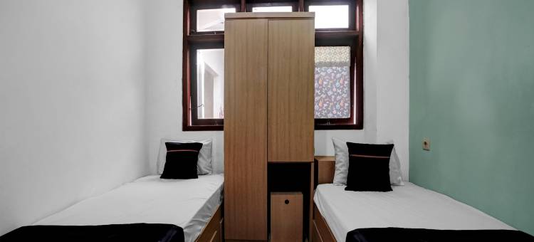 OYO 95035 和谐伊斯兰旅馆(OYO 95035 Harmony Guest House Syariah Sawojajar)图片