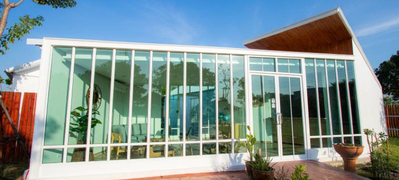 O-Zone机场里维拉小屋(The O-Zone Airport Riviera Lodge)图片