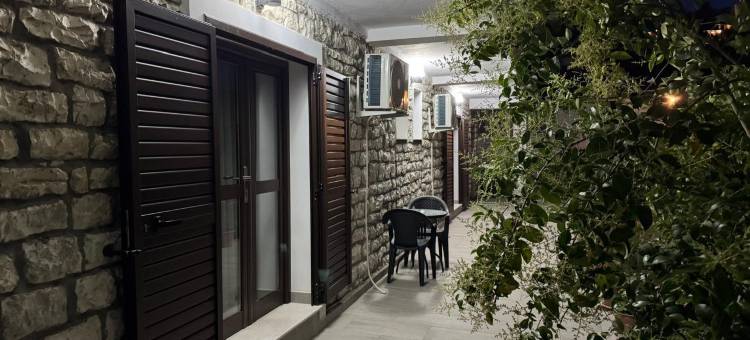 在祖父家的特吉希(Te Gjyshi (at Grandfather))图片