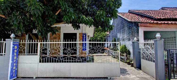OYO 95050 彭吉纳潘塞卡尔萨里伊斯兰旅馆(OYO 95050 Penginapan Sekarsari Syariah)图片