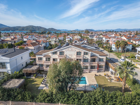 卡伦德尔膳宿公寓斐提耶