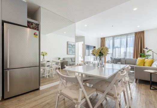 Modern cozy apt Heart CBD*FREE Carpk*WIFI*NETFLIXHotel Overview