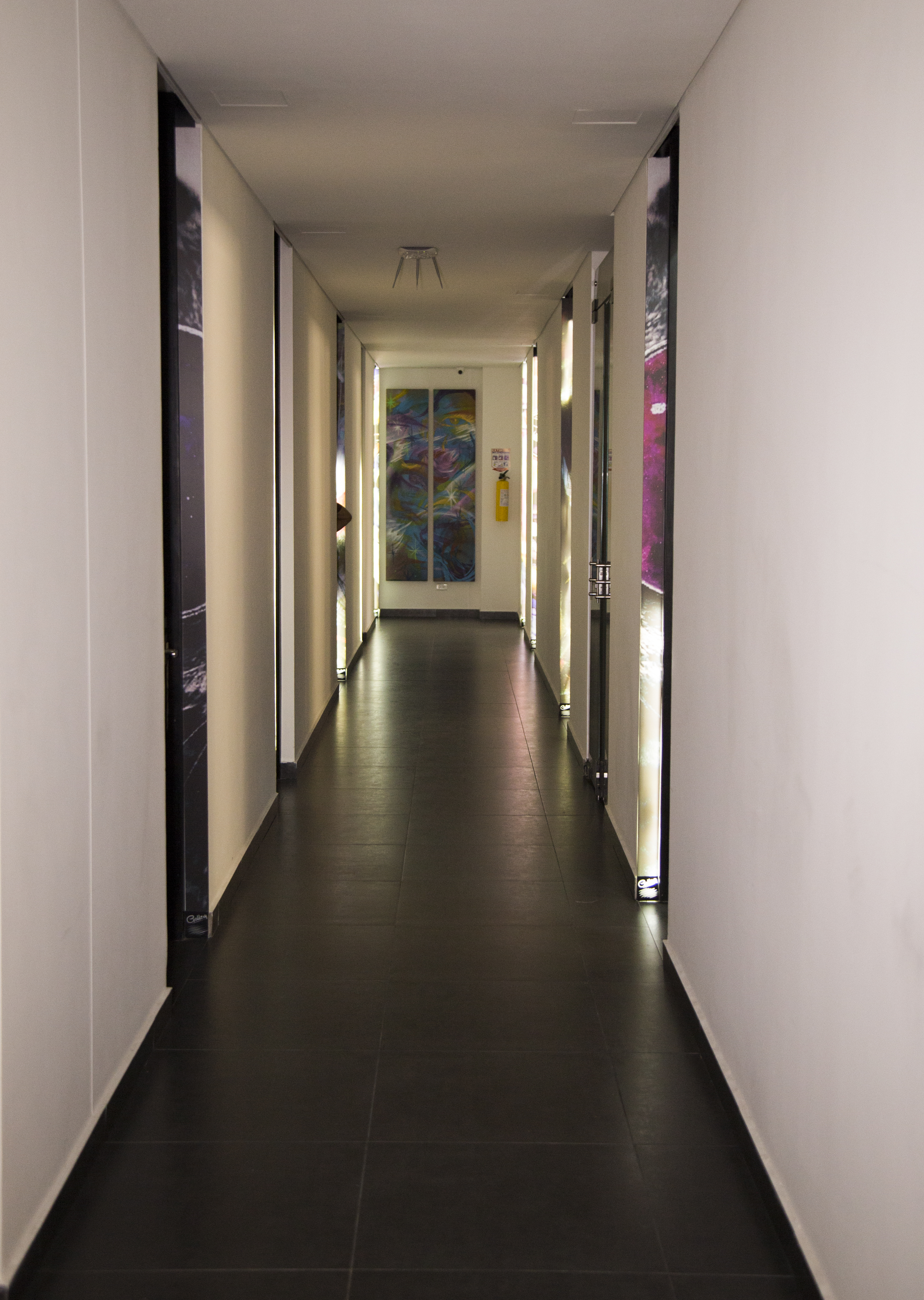 GALLERY HOTEL Over view