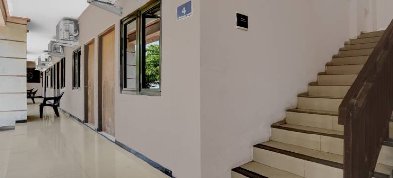 OYO 94899 Homestay Syariah Near UPN图片