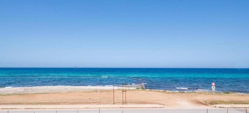 Angelina House - Sea Front Loft图片