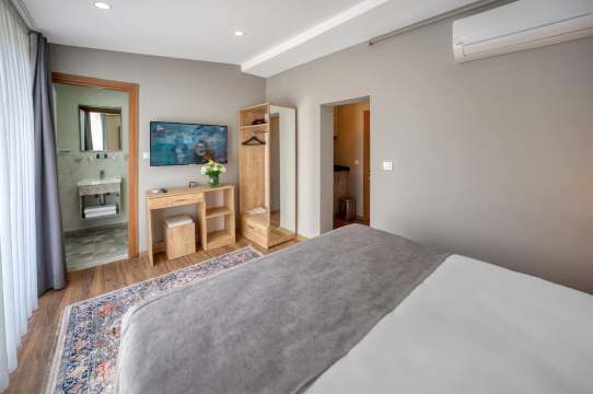 Takism-Penthouse w Balcony 401 Hotel Overview