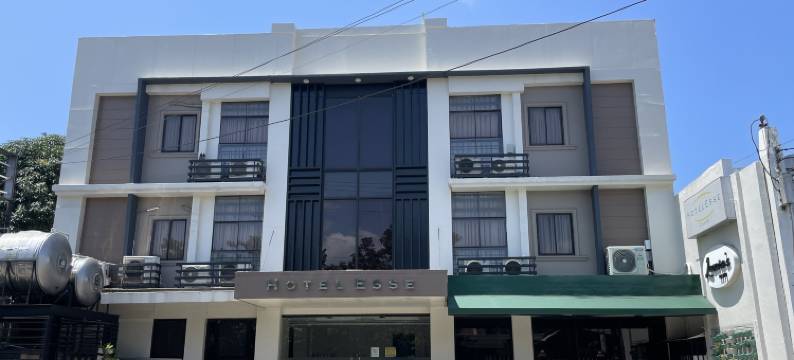 RedDoorz Plus @ Hotel Esse图片